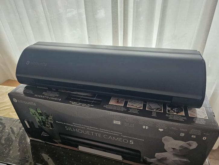 Silhouette Cameo 5 Snijplotter - Nieuwstaat, Hobby en Vrije tijd, Knutselen, Zo goed als nieuw, Gereedschap of Toebehoren, Ophalen of Verzenden
