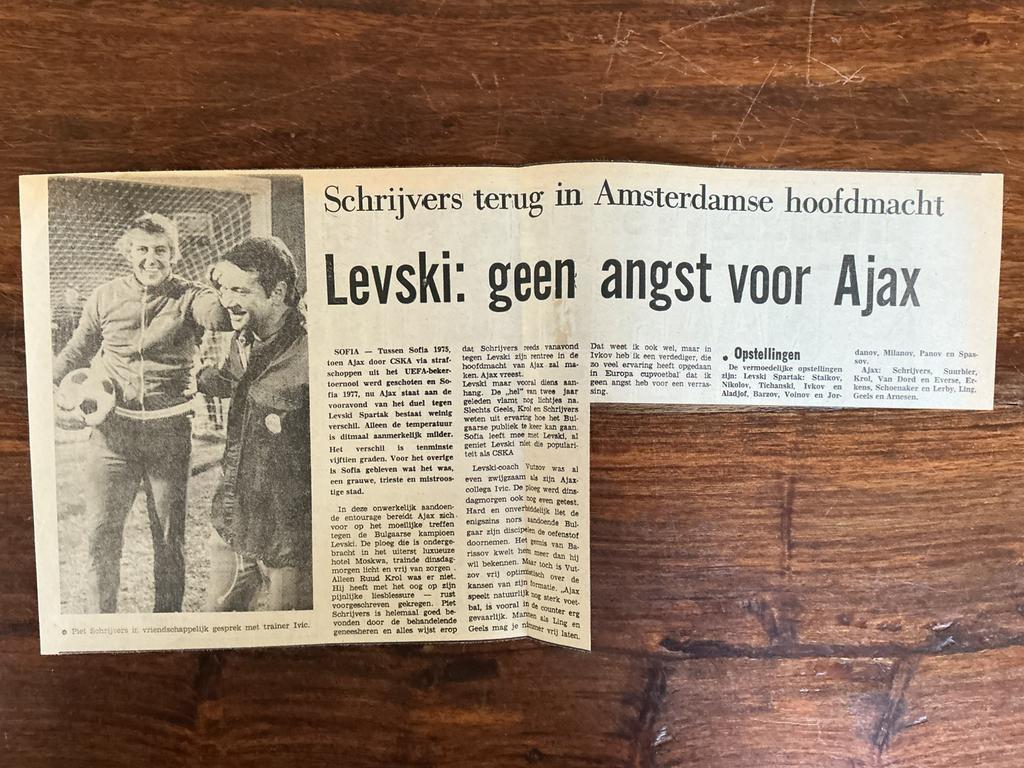 Voetbal krantenartikel voor Ajax Levski oktober 1977, Ophalen of Verzenden, Knipsel(s)