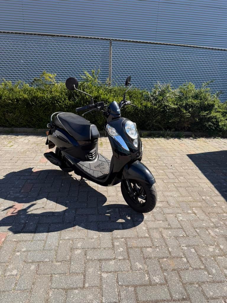 Sym mio 50 Brom, Fietsen en Brommers, Scooters | SYM, Zo goed als nieuw, Mio, Maximaal 45 km/u, Benzine, Ophalen
