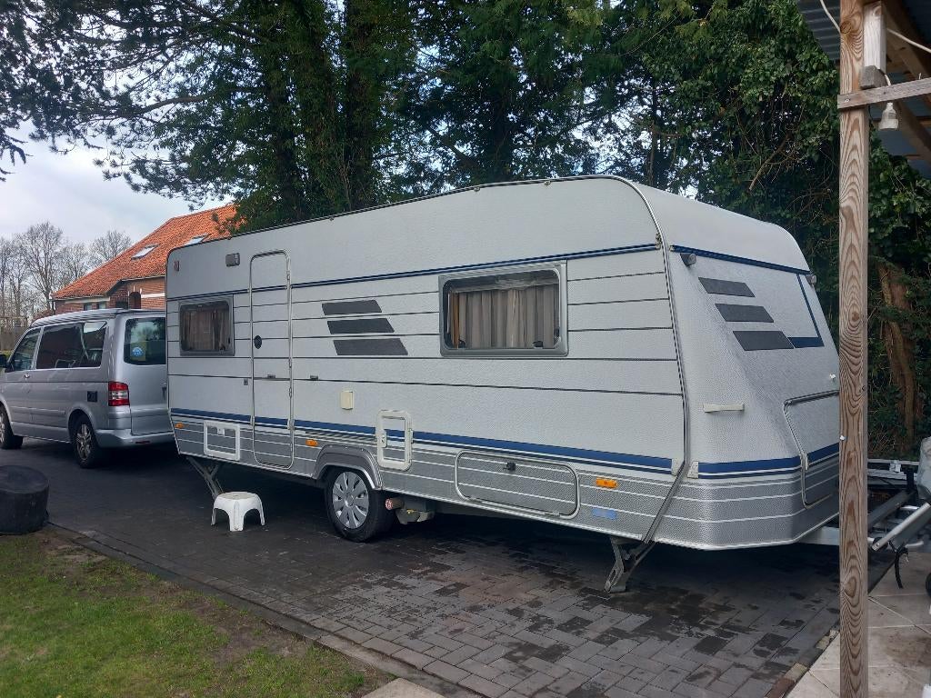 Eriba Nova 532 met automatische mover, Caravans en Kamperen, Caravans, 2 aparte bedden, Rondzit, Schokbreker, Particulier