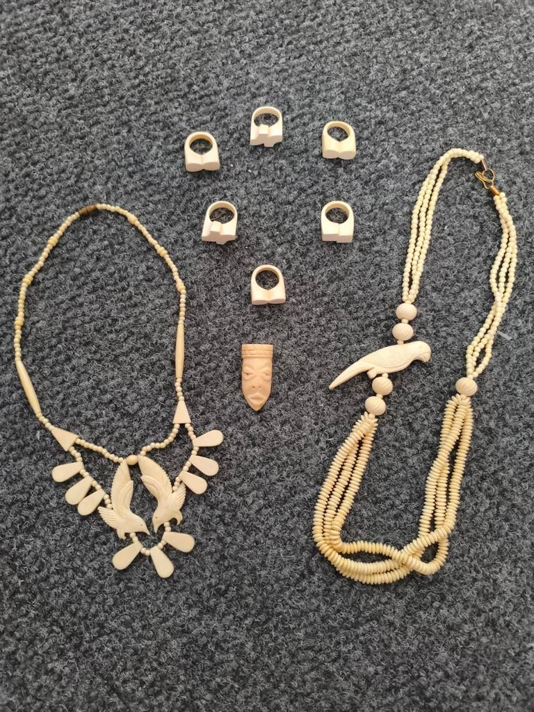Diverse ivorine sieraden, handgemaakt. Als set te koop., Ophalen, Zo goed als nieuw, Overige materialen