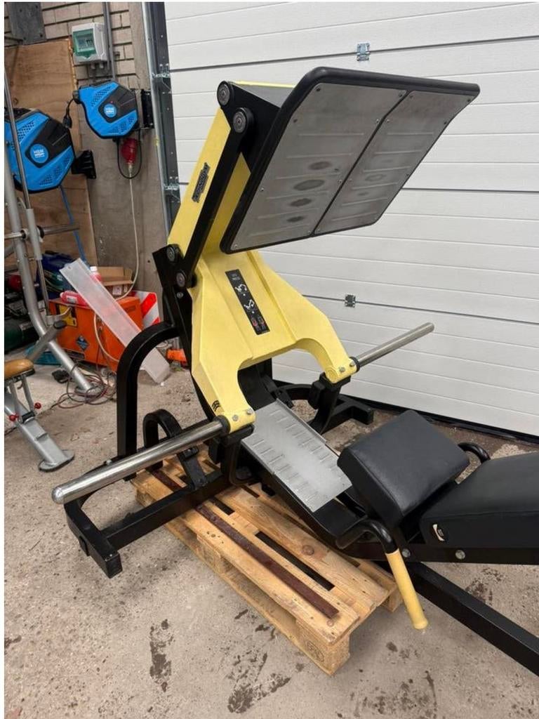 Technogym pure strength squat press / leg press / fitness, Sport en Fitness, Ophalen, Benen, Gebruikt, -