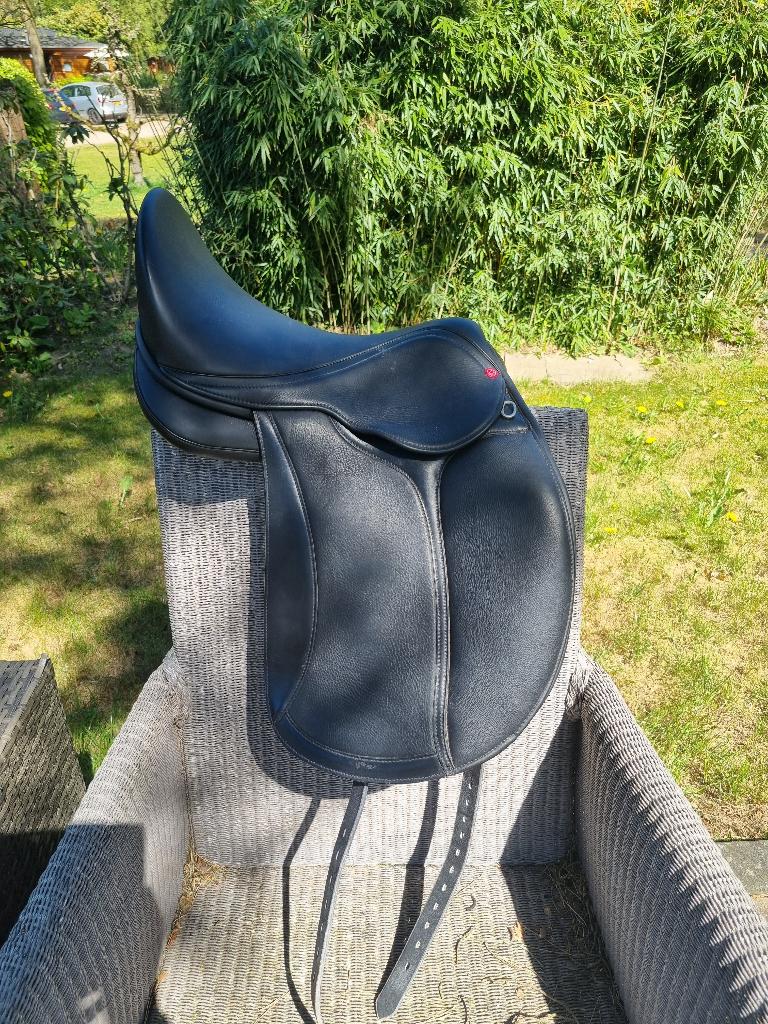 EDIX Tudor Zadel, 17" zo goed als nieuw + Grandeur pad, Ophalen of Verzenden, Zo goed als nieuw, Dressuur