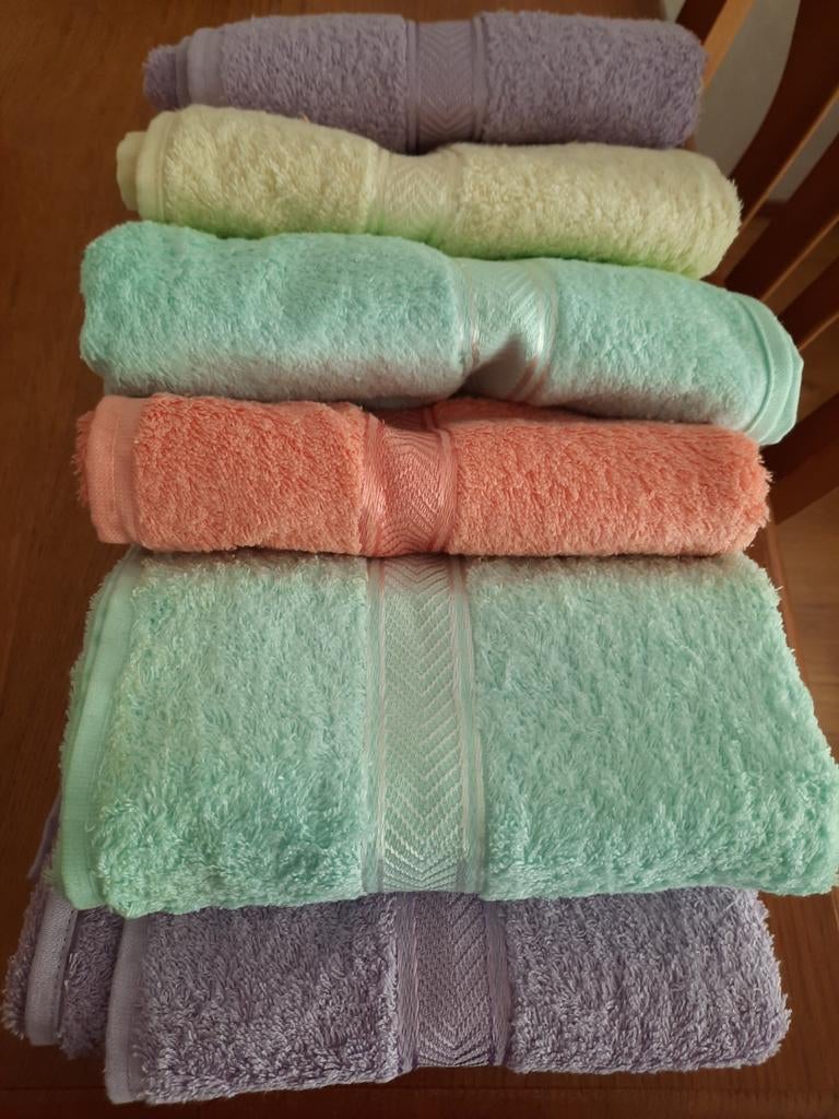 6 nieuwe handdoeken 100 bij 50 cm 5 washandjes, Ophalen of Verzenden, Nieuw, Handdoek