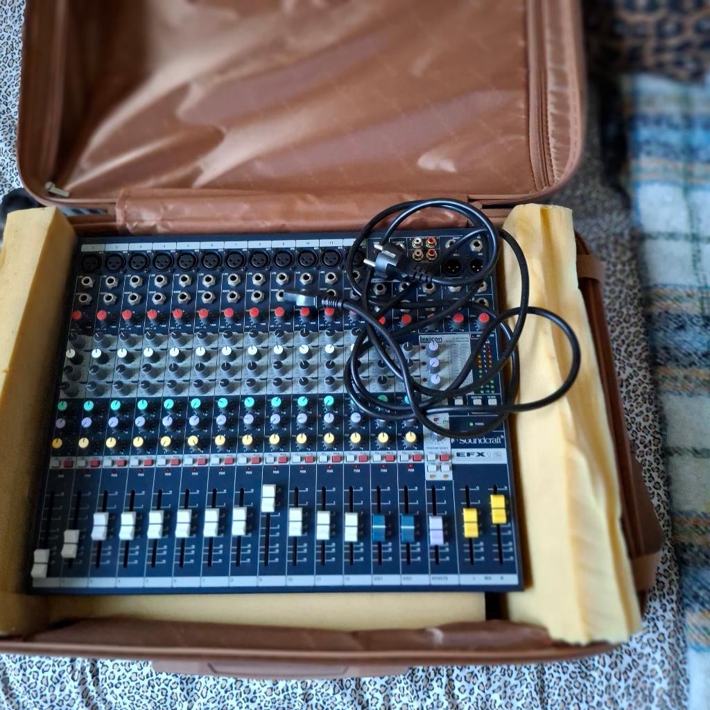 Mengpaneel Soundcraft EFX12, Muziek en Instrumenten, Mengpanelen, Ophalen, Zo goed als nieuw, 10 tot 20 kanalen, Microfooningang