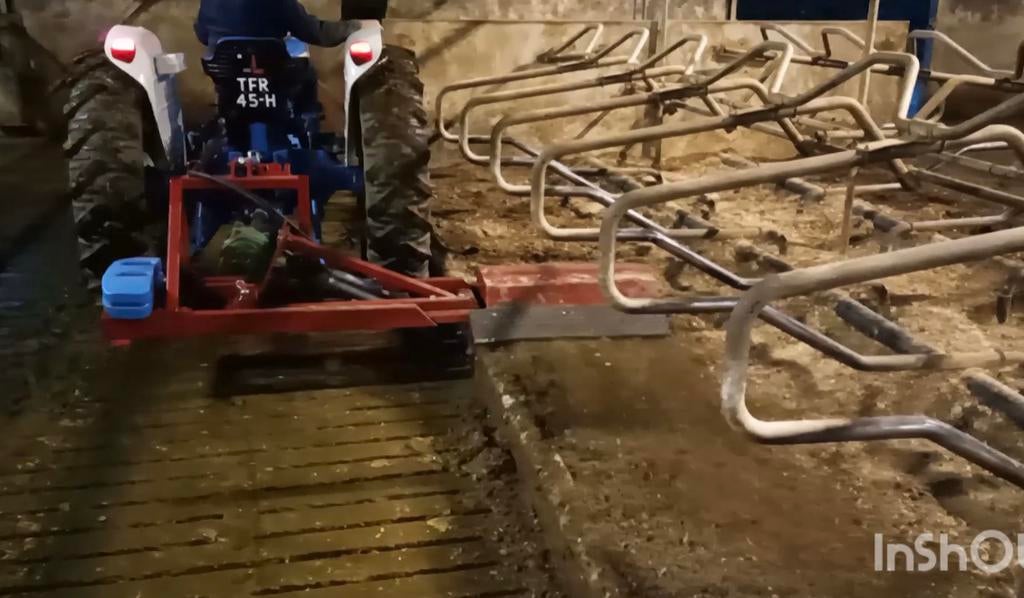 Frees diepstrooisel ligboxen ligbox hark boxen vlakker