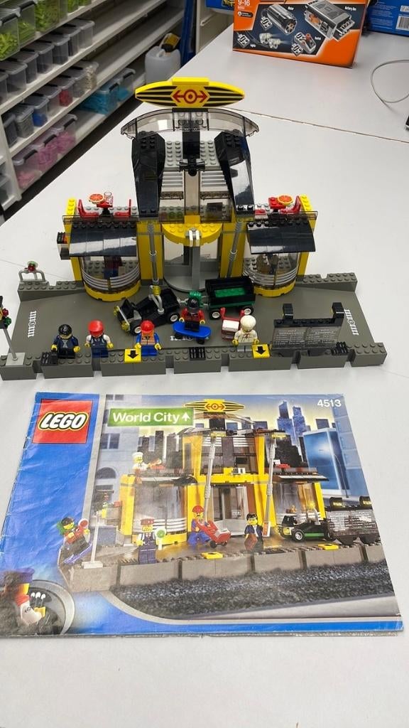 SB2044 Lego trein station 4513 compleet + boekje, Kinderen en Baby's, Speelgoed | Duplo en Lego, Ophalen of Verzenden, Zo goed als nieuw