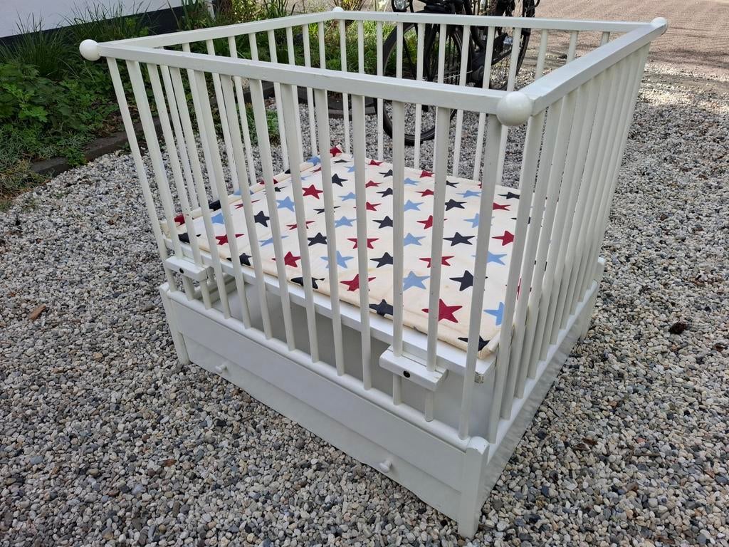 Houten babybox met lade, Kinderen en Baby's, Boxen, Ophalen, Gebruikt, Rechthoekig, In hoogte verstelbaar