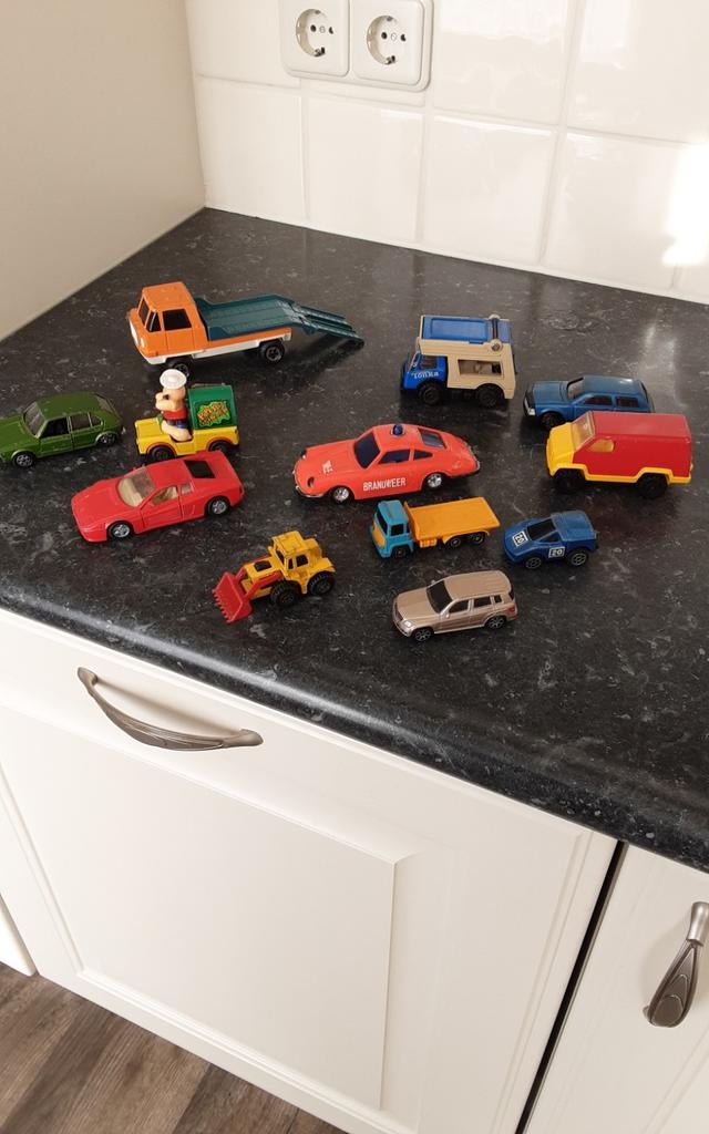 Speelgoed autootjes  verschillende, Kinderen en Baby's, Speelgoed | Speelgoedvoertuigen, Ophalen of Verzenden