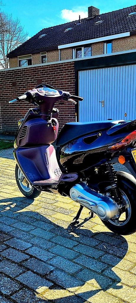 Nieuwstaat aprilia sonic LC, Fietsen en Brommers, Scooters | Aprilia, Ophalen of Verzenden, Zo goed als nieuw, Benzine, SR 50