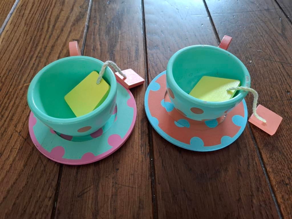 Speelgoed servies met houten kopjes en plastic glazen, Kinderen en Baby's, Speelgoed | Overig, Ophalen of Verzenden, Jongen of Meisje