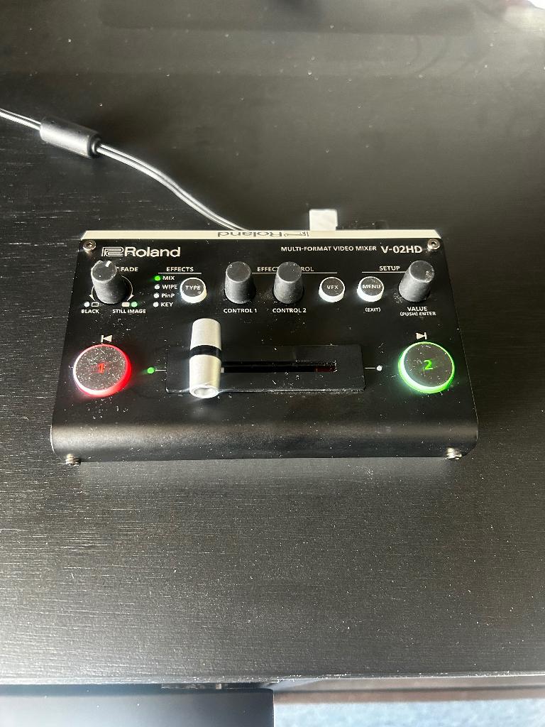 Roland V-02HD Videomixer met HDMI (MKI), Audio, Tv en Foto, Ophalen of Verzenden, Zo goed als nieuw, Video