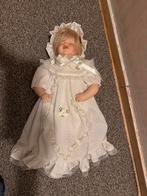 Vintage Babypop met Porseleinen Hoofd en Handen, Ophalen of Verzenden, Zo goed als nieuw, Babypop