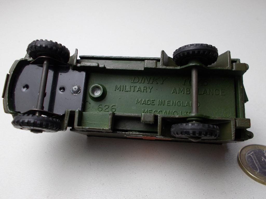1956 Dinky Toys 626 MILITARY AMBULANCE + ACHTERDEURTJES! (G), Ophalen of Verzenden, Gebruikt, Bus of Vrachtwagen, Dinky Toys