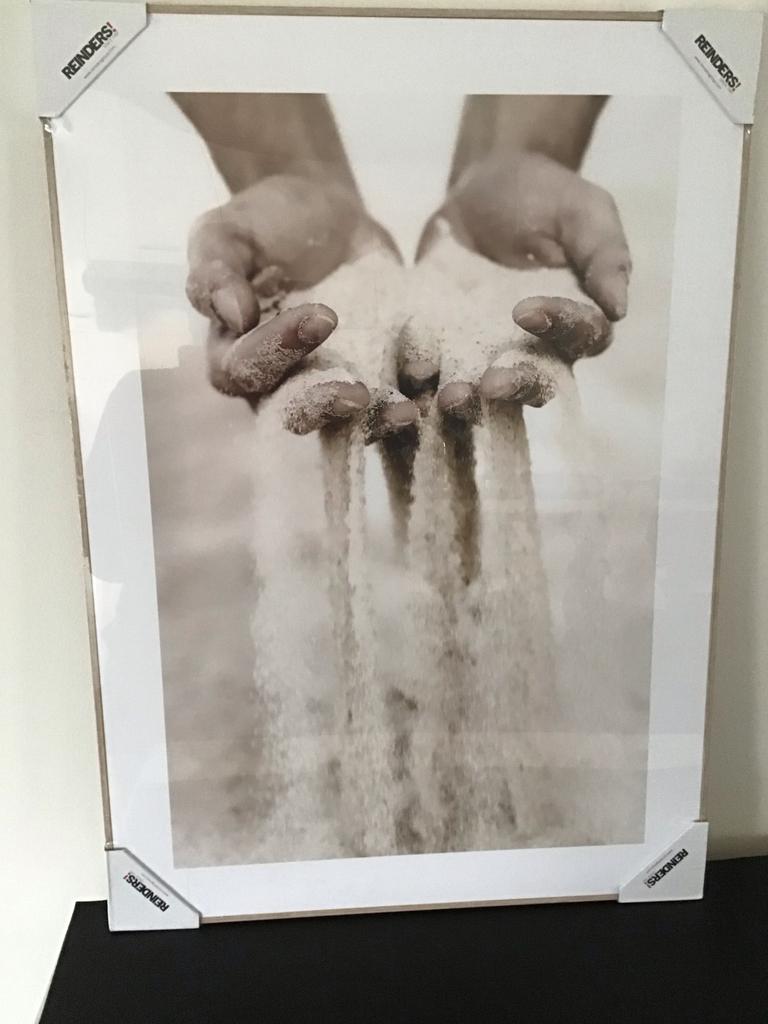 Schilderij Reinders 70x50 cm - Zand in handen, Ophalen of Verzenden