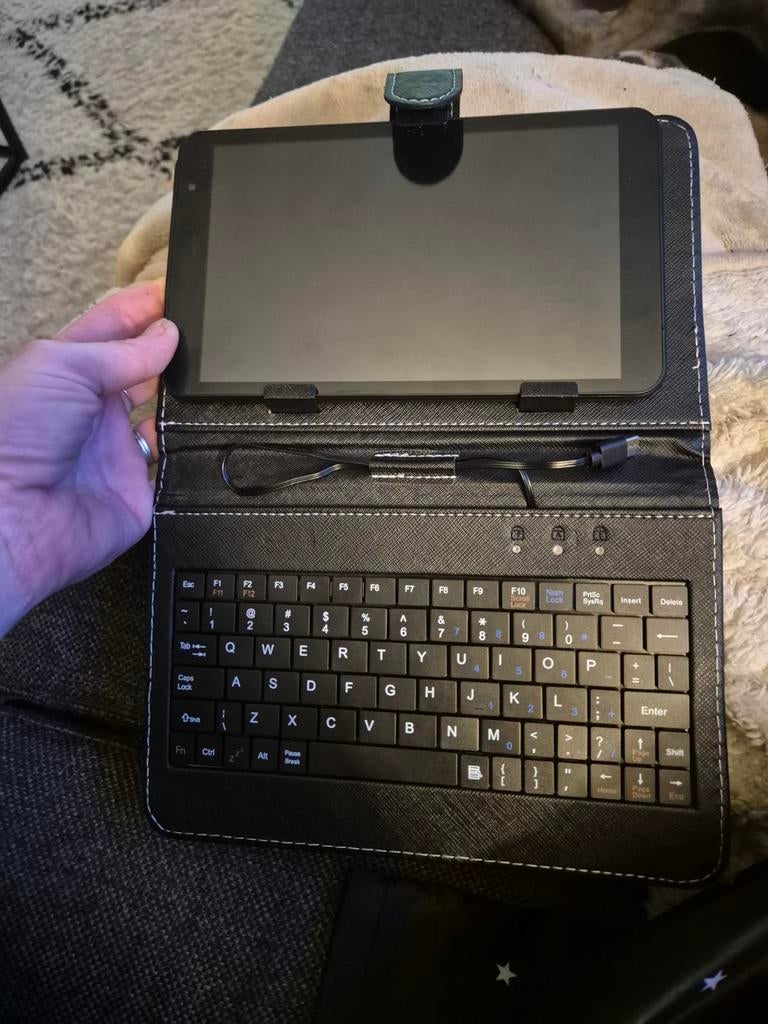 Tablet met toetsenbord en hoes nieuw, Ophalen, Zo goed als nieuw, 10 inch, 16 GB