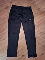 Als nieuwe trainingsbroek van Under Armour kindermaat XL/164, Ophalen of Verzenden, Zo goed als nieuw, Jongen, Sport- of Zwemkleding