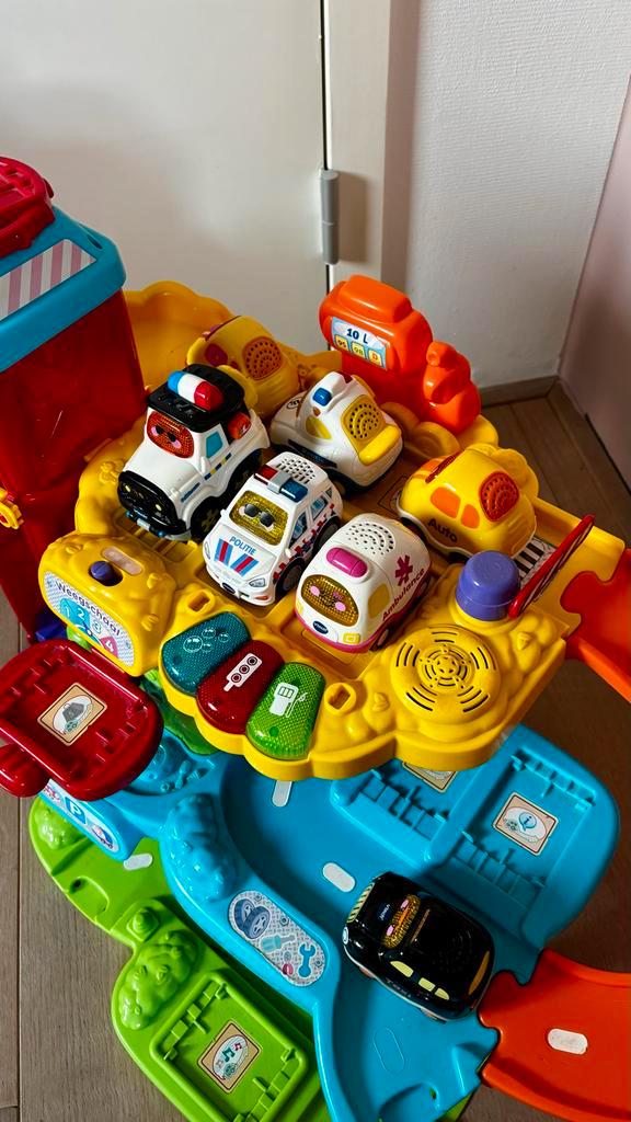 Vtech Toet Toet Auto's Garage met 7 auto's, Kinderen en Baby's, Speelgoed | Vtech, Gebruikt, 6 maanden tot 2 jaar, Ophalen of Verzenden