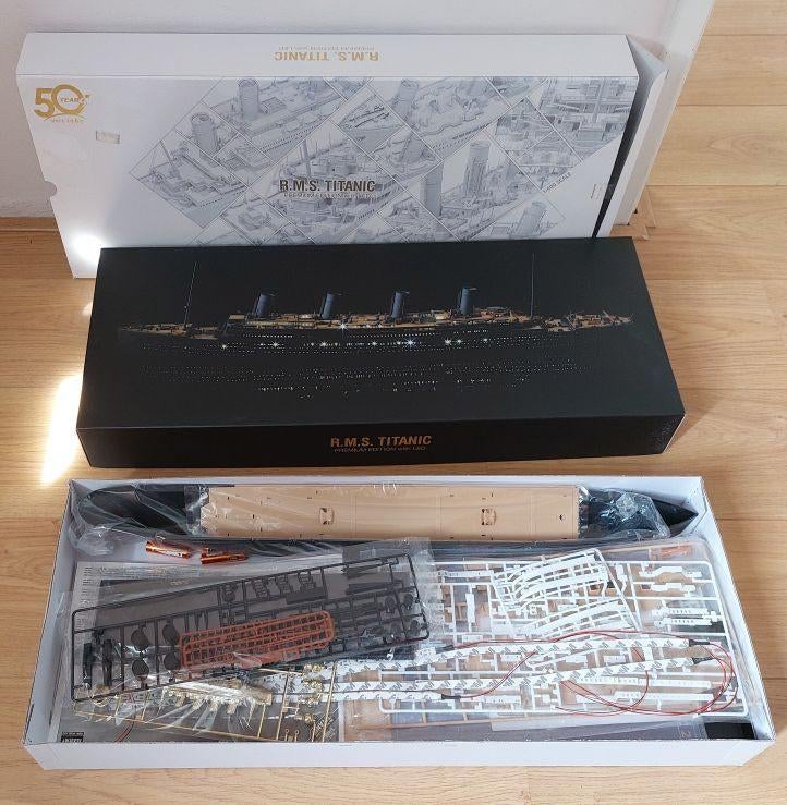 Academy 14226 R.M.S. Titanic Premium Edition met LED, Ophalen of Verzenden, Nieuw, 1:200 of kleiner, Overige merken