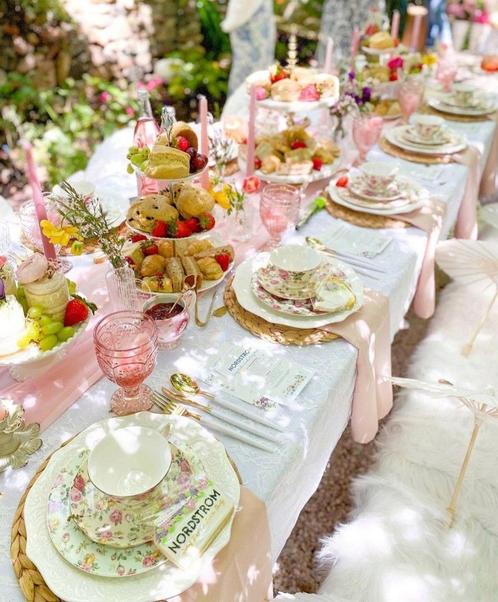Brigderton high tea in stijl!, Hobby en Vrije tijd, Feestartikelen | Verhuur, Nieuw, Ophalen of Verzenden