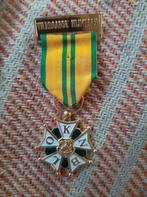 Vierdagse medaille 10x gelopen, Verzamelen, Militaria | Algemeen, Verzenden, Landmacht, Nederland, Lintje, Medaille of Wings