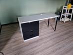 Te koop Ikea buro met stoel., Huis en Inrichting, Bureaus, Ophalen, Gebruikt, Bureau
