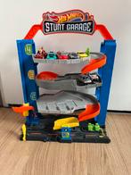 Hotweels stunt garage met wat autos, Ophalen of Verzenden, Zo goed als nieuw, Handmatig, Hot Wheels