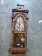 Antieke Wandklok met Pendule en Opwindsleutel, Antiek en Kunst, Antiek | Klokken, Ophalen