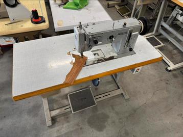 Industriele naaimachine 3voudig transport adler 267 beschikbaar voor biedingen