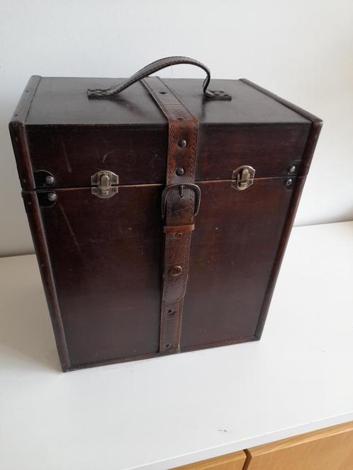Met leer beklede port of wijn koffer / kist voor 6 flessen, Huis en Inrichting, Woonaccessoires | Wijnrekken, Gebruikt, Minder dan 50 cm