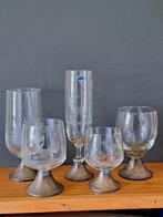 5 antieke glazen met metalen pootje, Verzamelen, Glas en Borrelglaasjes, Overige typen, Gebruikt, Ophalen