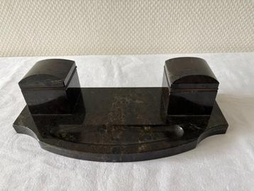 Art Deco zwart marmeren inkstel met glazen inktpotjes. beschikbaar voor biedingen