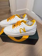 McDonald's Sneakers - Limited Edition!, Kleding | Heren, Schoenen, Wit, Nieuw, Ophalen of Verzenden, Sneakers of Gympen