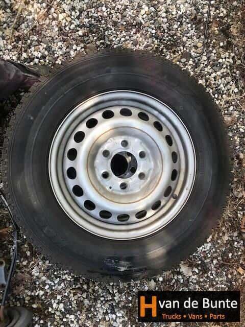 10 X Mercedes Sprinter 311-313 Velg Met Band Per Stuk 75.-, Auto-onderdelen, Banden en Velgen, Band(en), 16 inch, 205 mm, Bestelwagen