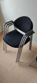 4 stuks zwarte stapelbare stoelen, Huis en Inrichting, Stoelen, Zwart, Neutraal, Ophalen of Verzenden, Zo goed als nieuw