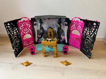 Monster High 13 Wishes Party Lounge Spectra Vondergeist beschikbaar voor biedingen