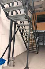 Hoge industriële, stalen entresoltrap ca. 480cm hoog., Doe-het-zelf en Verbouw, Ophalen, Gebruikt, Trap, 4 meter of meer
