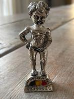 Klein vintage metalen beeldje Menneken Pis. Thill O., Ophalen, Zo goed als nieuw, Mens