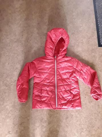 H&M  Rode Winterjas met Capuchon mt 110 beschikbaar voor biedingen