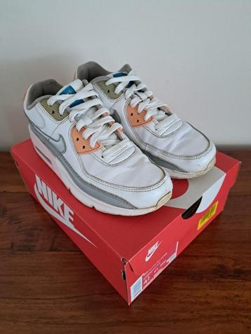paar gebruikte, leren Nike air Max 90 LTR, maat 36,5 beschikbaar voor biedingen