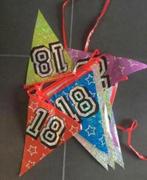 Verjaardag 18 jaar vlaggetjesslinger kleurrijk versiering, Diversen, Ophalen of Verzenden, Zo goed als nieuw