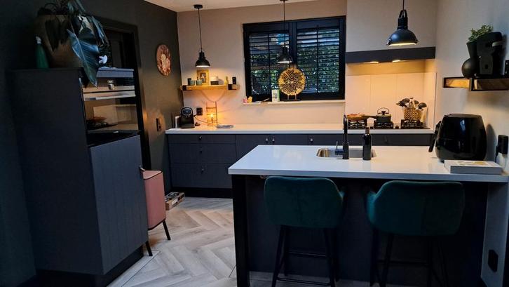 Keuken te koop .beschikbaar vanaf  20 augustus, Huis en Inrichting, Keuken | Complete keukens, Gebruikt, Ophalen of Verzenden