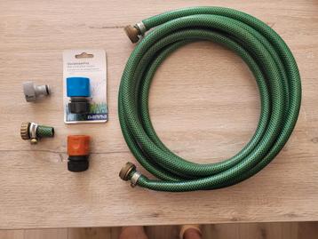 Diverse koppelingen en slang beschikbaar voor biedingen