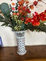 Nieuw porseleinen Vaas met Bloemenmotief en bladgoud, 50 tot 75 cm, Wit, Aardewerk of Porselein, Ophalen of Verzenden