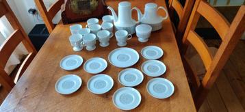 Tapio Wirkkala porseleinen thee- en koffieservies beschikbaar voor biedingen