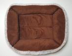Zacht velours en "fluffy" hondenkussen / mand, Dieren en Toebehoren, Hondenmanden, Ophalen of Verzenden, Gebruikt, Stof