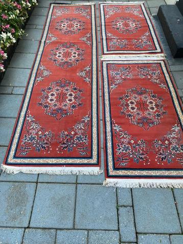 Vintage Rode Tapijten Set beschikbaar voor biedingen