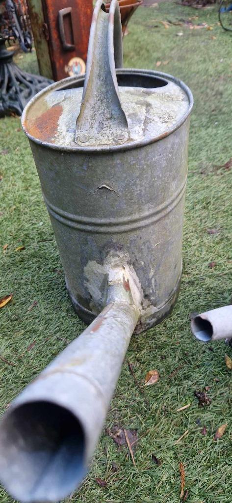 2 oude zinken planten gieters voor uw tuin (brocante), Tuin en Terras, Tuinwanddecoratie, Gebruikt, Ophalen of Verzenden