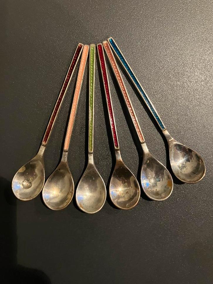 Theelepeltjes met emaille (Vintage, scandinavisch), Antiek en Kunst, Antiek | Bestek, Ophalen of Verzenden