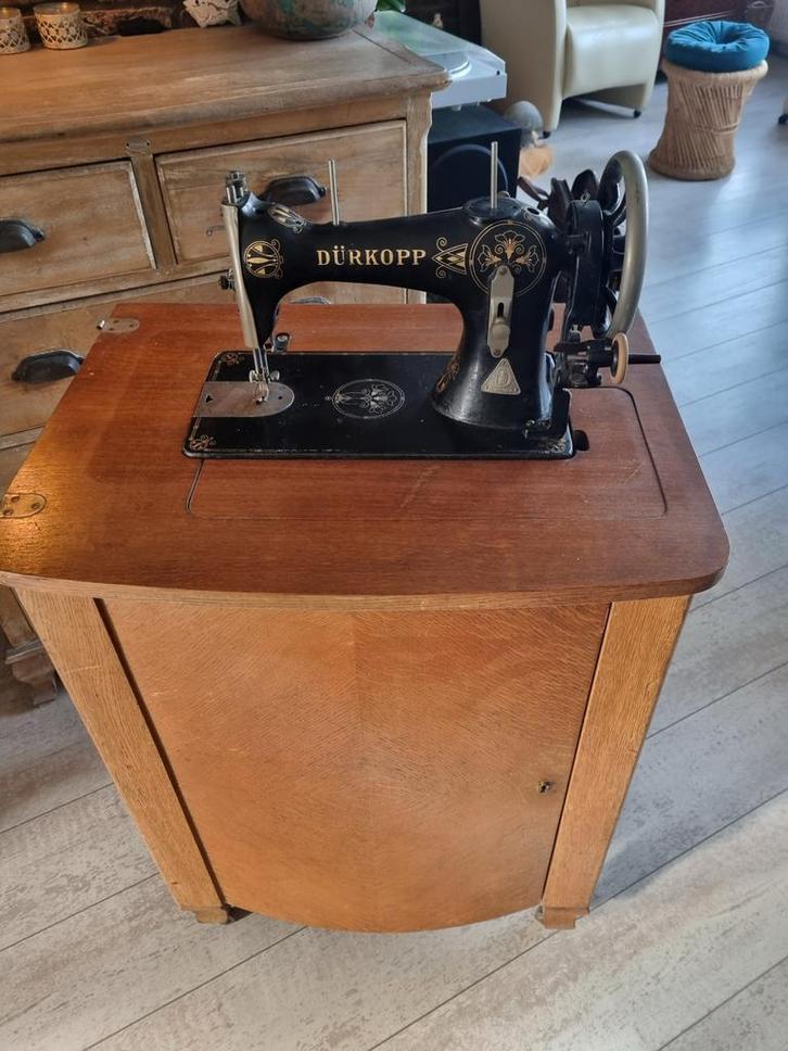 Antieke Dürkopp Naaimachine in Kast, Antiek en Kunst, Antiek | Naaimachines, Ophalen
